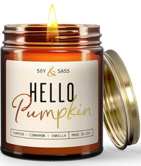 Heavenly Fall Candles For Cozy Season - Immerse yourself in the cozy scent of fall with our beautiful ‘Pumpkin Spice’ Candle. Scent notes include delicious Pumpkin, comforting spice & sweet cinnamon, infused with essential oils to help you unwind. #fallcan